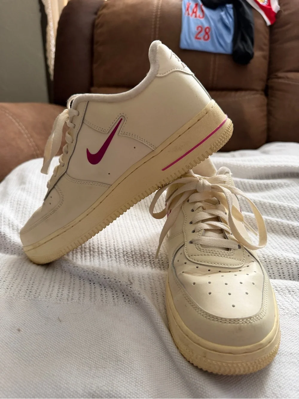 Nike Low-Top Sneakers in Off-White